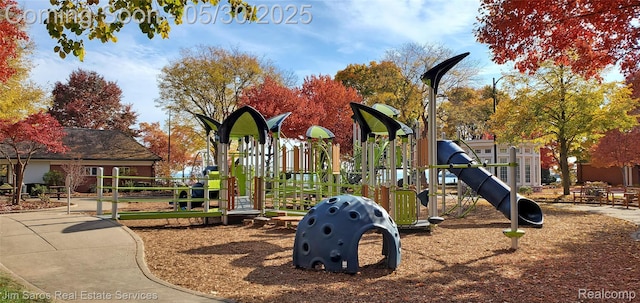 441 Mckinley Ave, Grosse Pointe Farms, MI 48236 - view of communal playground