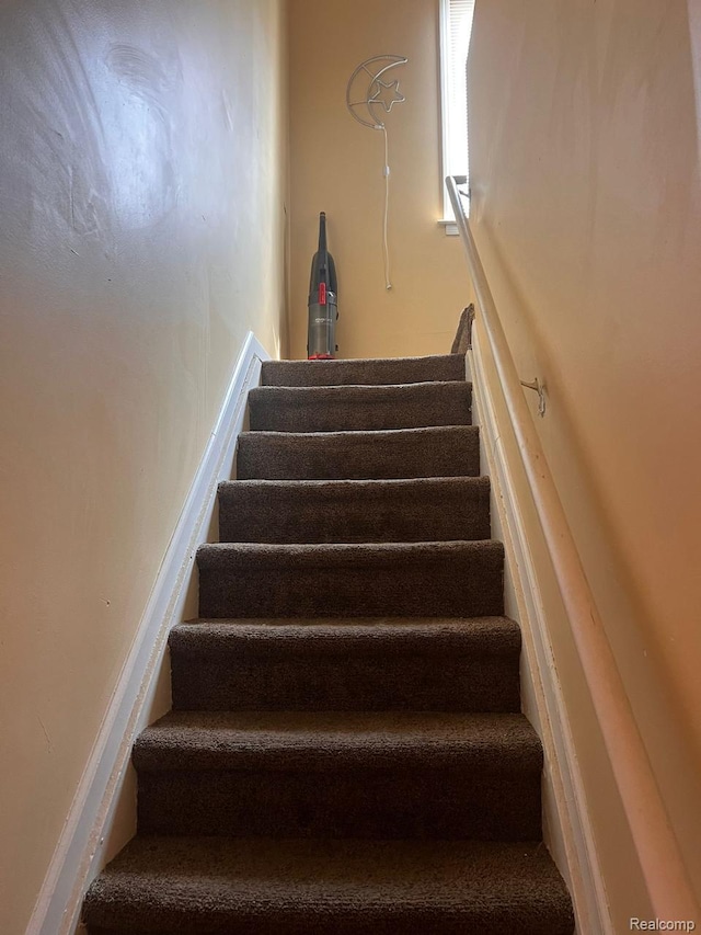 9910 Coyle St, Detroit, MI 48227 - view of stairs