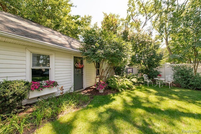 1786 Point St, Commerce Twp, MI 48382 - view of yard