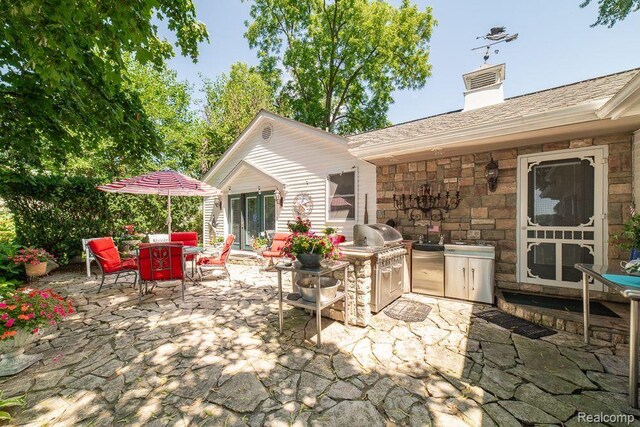 1786 Point St, Commerce Twp, MI 48382 - view of patio / terrace