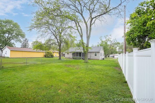 100 E 35th St, Holland, MI 49423 - view of yard