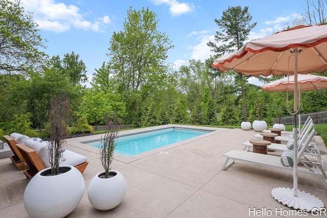 421 Manhattan Rd SE, Grand Rapids, MI 49506 - view of pool with a patio area