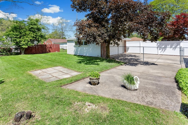 9085 Brentwood St, Livonia, MI 48150 - view of yard