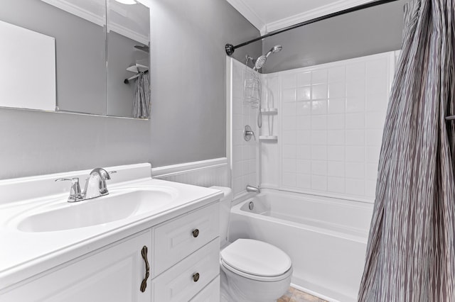 28506 Donnelly St, Garden City, MI 48135 - full bath with toilet, vanity, shower / bathtub combination with curtain, crown molding, and wainscoting