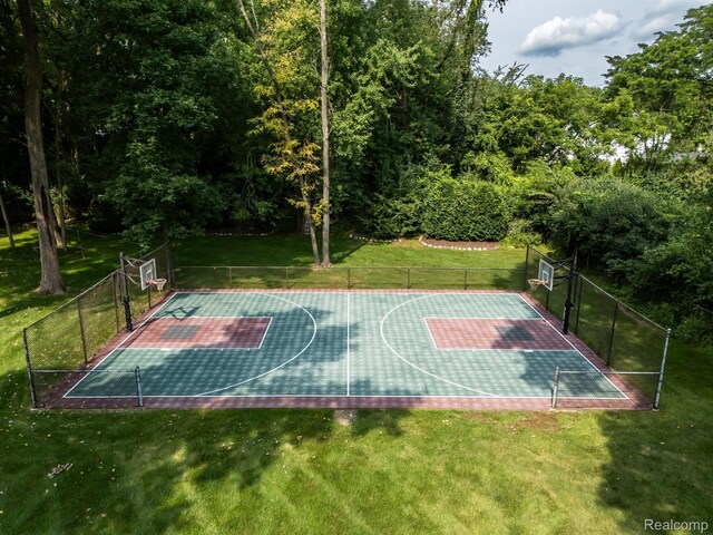 1000 Forest Ln, Bloomfield Hills, MI 48301 - view of basketball court with community basketball court