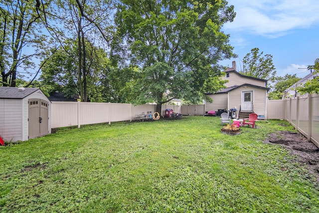 114 Orange St, Jackson, MI 49202 - view of yard