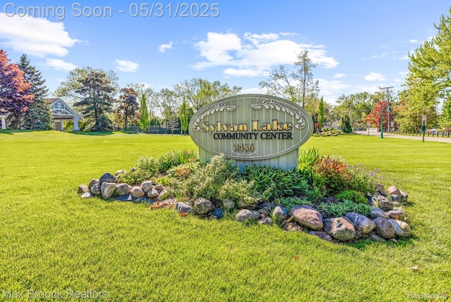 2222 Garland St, Sylvan Lake, MI 48320 - community / neighborhood sign featuring a yard