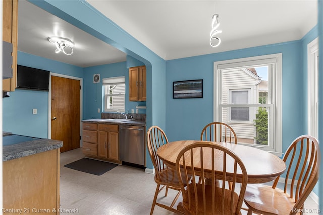 3135 Raymond Ave, Dearborn, MI 48124 - view of dining space