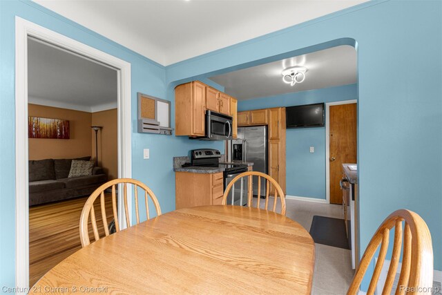 3135 Raymond Ave, Dearborn, MI 48124 - view of dining space