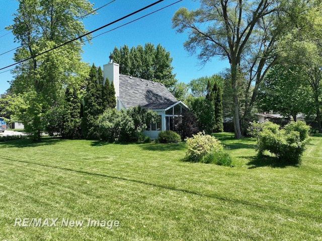 5475 George St, Saginaw, MI 48603 - view of grassy yard