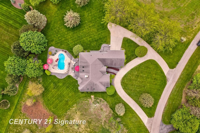 2170 Chestnut Rdg, Saginaw, MI 48609 - bird's eye view of a pool area