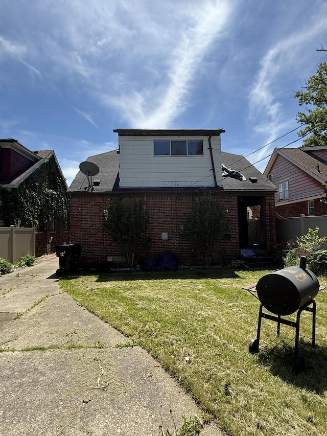 9142 Yorkshire Rd, Detroit, MI 48224 - view of front facade featuring brick siding and a shingled roof