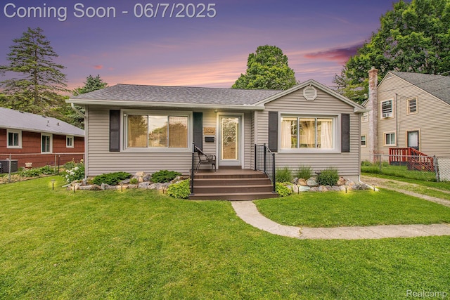 305 Garland St, Davison, MI 48423 - view of front of property featuring roof with shingles