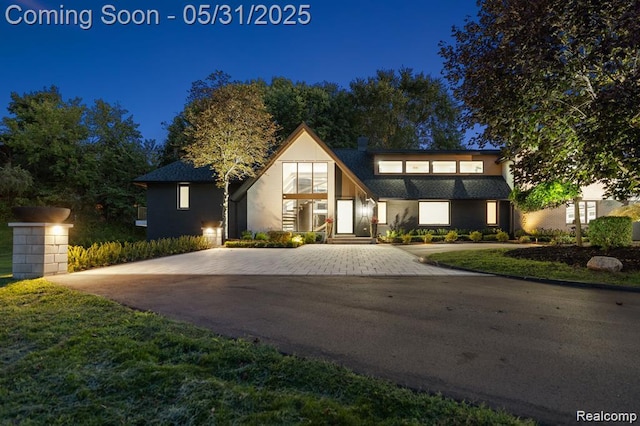 1367 W Long Lake Rd, Bloomfield Hills, MI 48302 - view of front of home with driveway