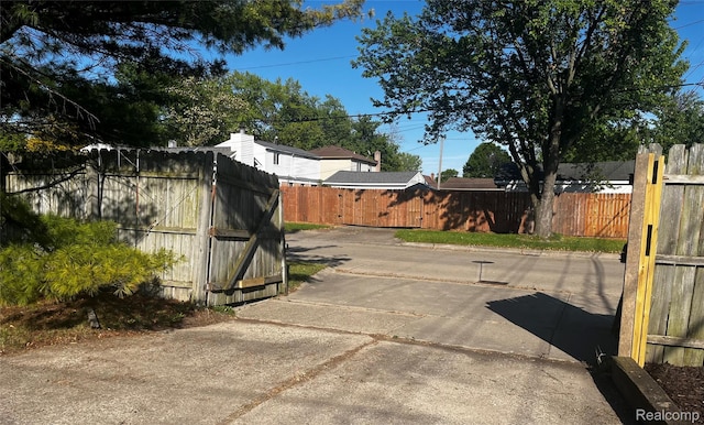 23406 Glenbrook St, Saint Clair Shores, MI 48082 - view of concrete surface