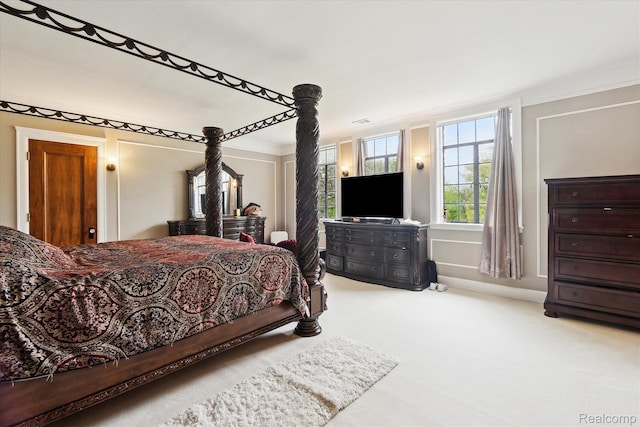 925 Avon St, Flint, MI 48503 - carpeted bedroom with crown molding