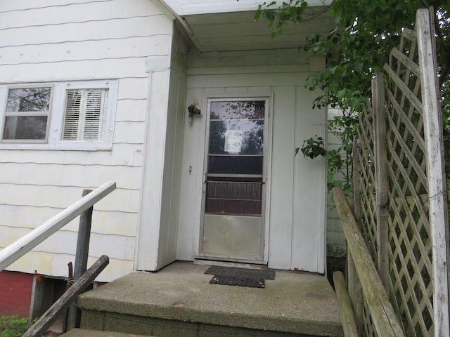 236 S Jeffery Ave, Ithaca, MI 48847 - view of doorway to property