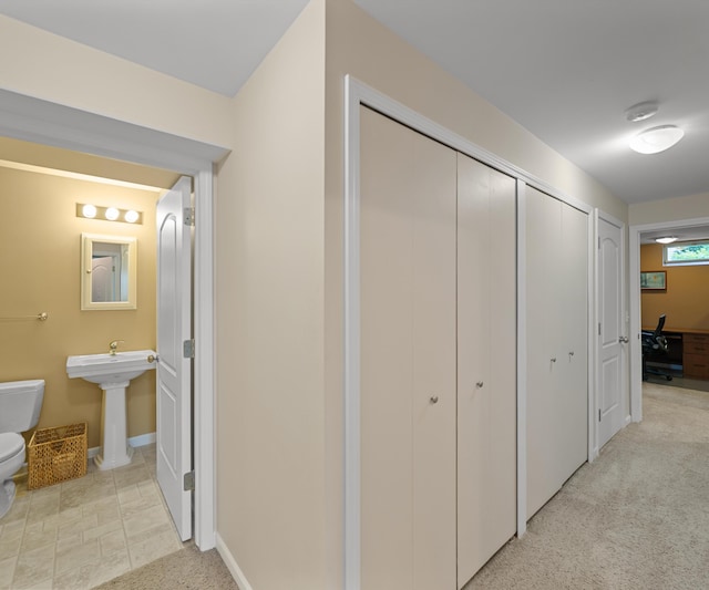 702 Starfield Dr, Pinckney, MI 48169 - hallway with baseboards