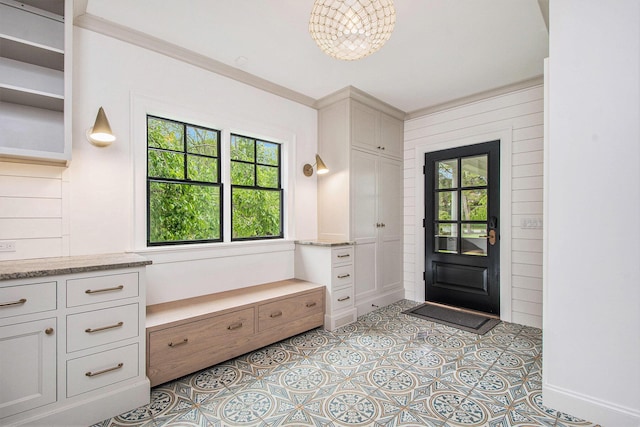 310 Lakeside Dr SE, East Grand Rapids, MI 49506 - mudroom with a chandelier