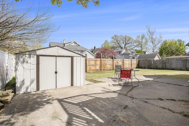 706 N Linn St, Bay City, MI 48706 - view of patio / terrace