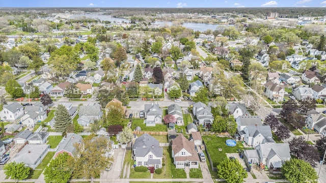 706 N Linn St, Bay City, MI 48706 - aerial view of property's location with nearby suburban area and a nearby body of water
