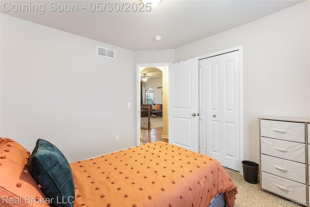 4428 Cross Creek Blvd, Burton, MI 48509 - bedroom featuring a closet