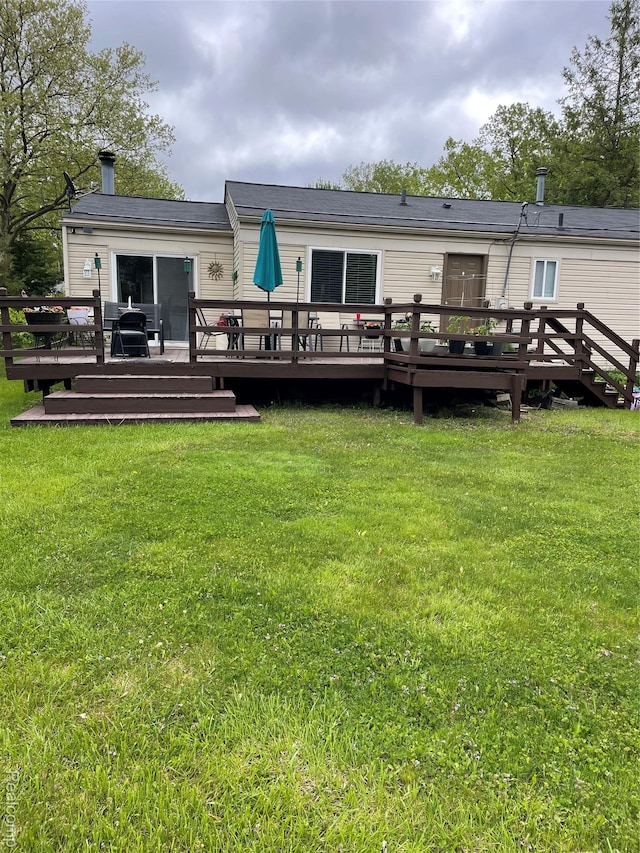 1808 Henbert, West Bloomfield, MI 48324 - back of house with a yard and a deck