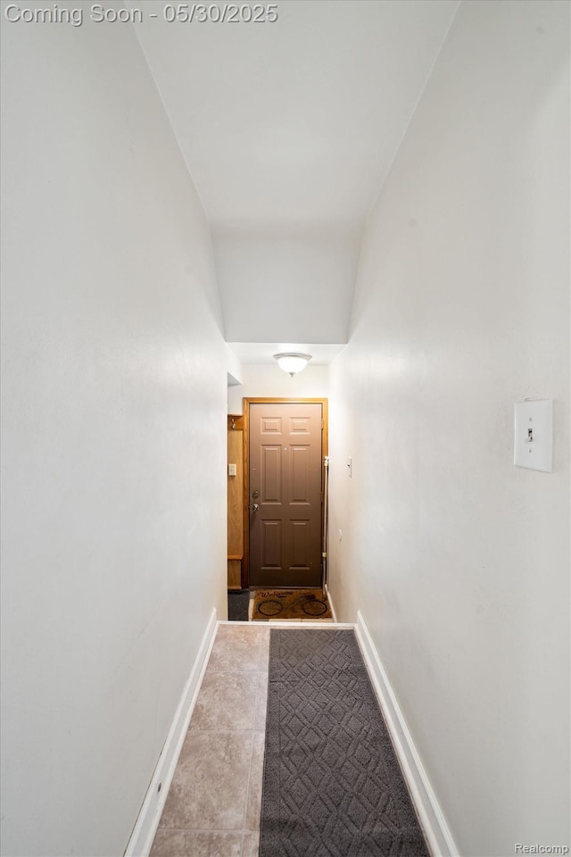 15645 Warwick Ave, Allen Park, MI 48101 - corridor featuring baseboards