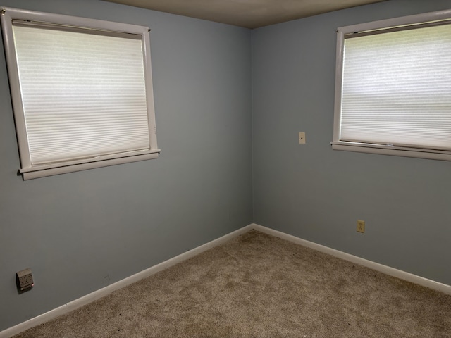 814 N Lakeview Ave, Sturgis, MI 49091 - empty room featuring carpet flooring and baseboards