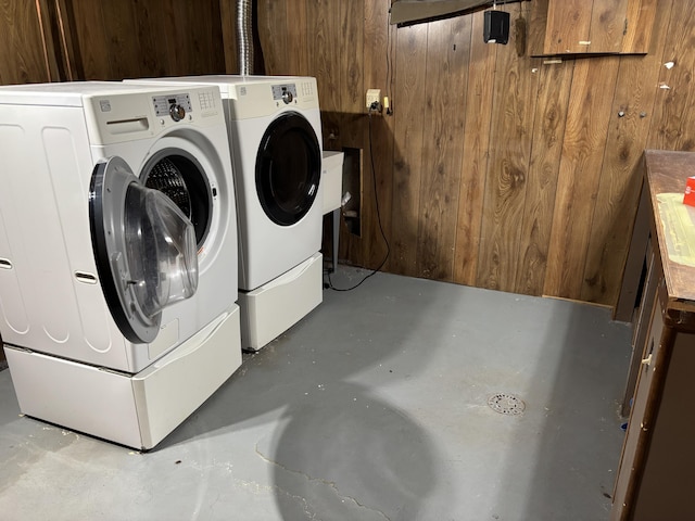 814 N Lakeview Ave, Sturgis, MI 49091 - washroom featuring washing machine and dryer