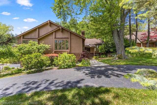 2211 Shore Hill Dr, West Bloomfield, MI 48323 - photo 1