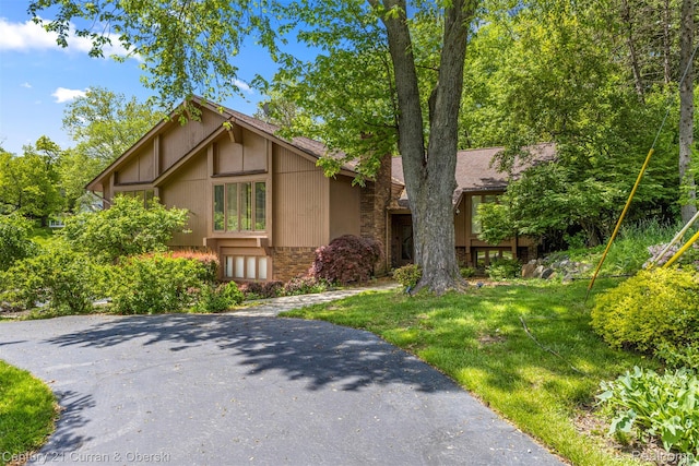 2211 Shore Hill Dr, West Bloomfield, MI 48323 - photo 2