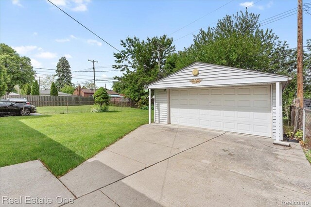 8424 Roosevelt St, Taylor, MI 48180 - view of detached garage