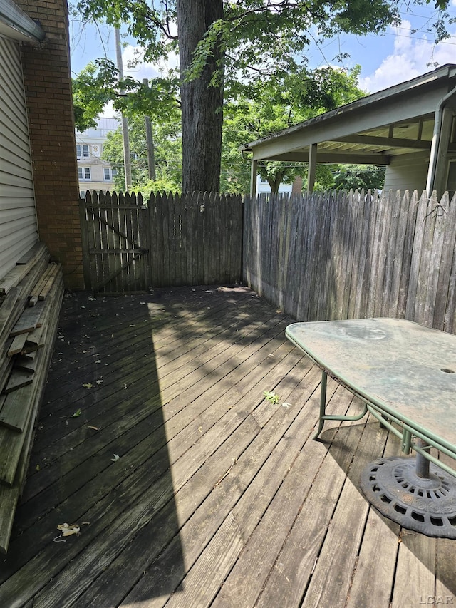 124 N Madison St, Adrian, MI 49221 - view of deck