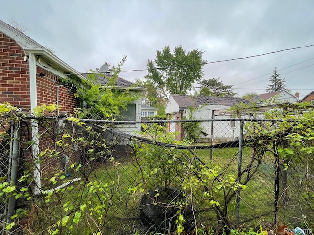 13960 Mettetal St, Detroit, MI 48227 - view of yard