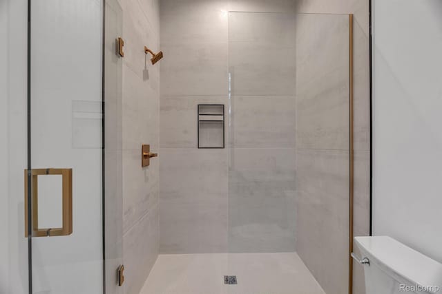 4627 Cimarron Dr, Bloomfield Hills, MI 48302 - bathroom with toilet and a stall shower