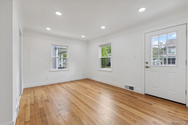 3625 Ellwood Ave, Birmingham, MI 48072 - entrance foyer featuring light wood-style floors, recessed lighting, and baseboards