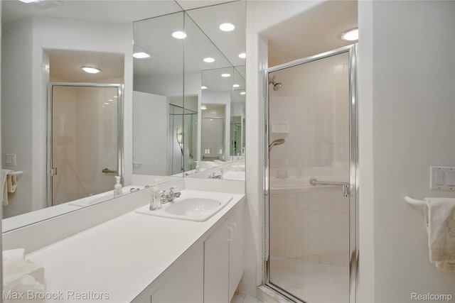 1816 Ledbury Dr, Bloomfield Hills, MI 48304 - full bathroom featuring a stall shower, vanity, and recessed lighting