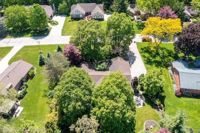 1816 Ledbury Dr, Bloomfield Hills, MI 48304 - aerial perspective of suburban area
