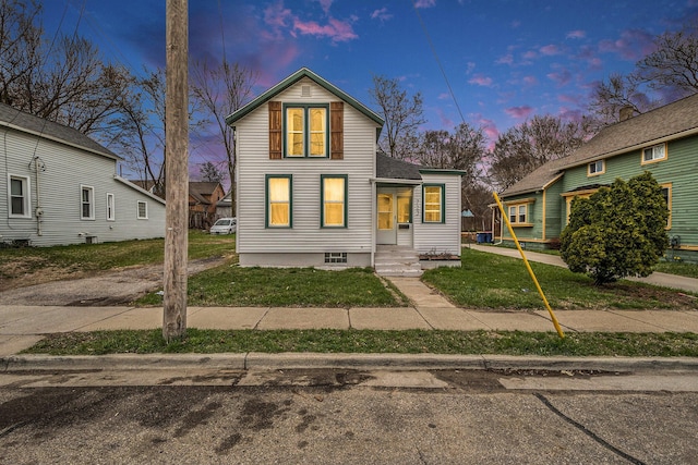 723 Baxter St SE, Grand Rapids, MI 49503 - view of traditional home