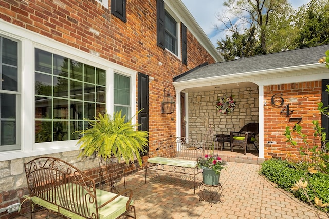 647 S Spinningwheel Ln, Michigan, MI 48304 - view of patio / terrace