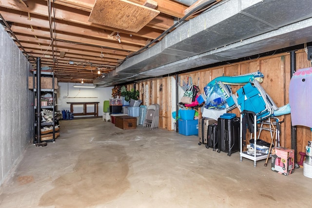 647 S Spinningwheel Ln, Michigan, MI 48304 - view of unfinished below grade area