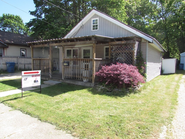 814 Ira Ave, Kalamazoo, MI 49048 - view of bungalow-style home