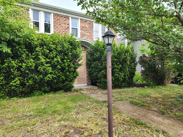 907 Russell St, Kalamazoo, MI 49001 - view of yard