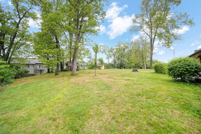 2074 Campbell Dr, Jackson, MI 49202 - view of grassy yard