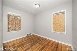 17167 Salem St, Detroit, MI 48219 - unfurnished room with baseboards and wood finished floors