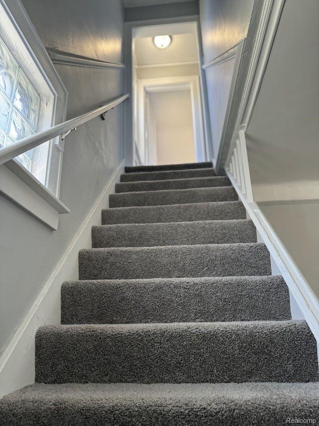 12632 E Canfield St, Detroit, MI 48215 - view of stairs