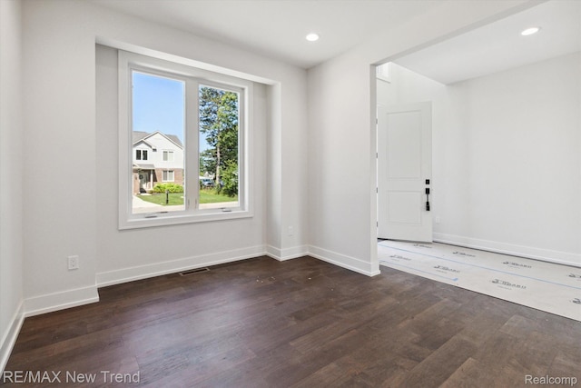 2911 Walsh Dr, Rochester Hills, MI 48309 - unfurnished room featuring wood finished floors, recessed lighting, and baseboards