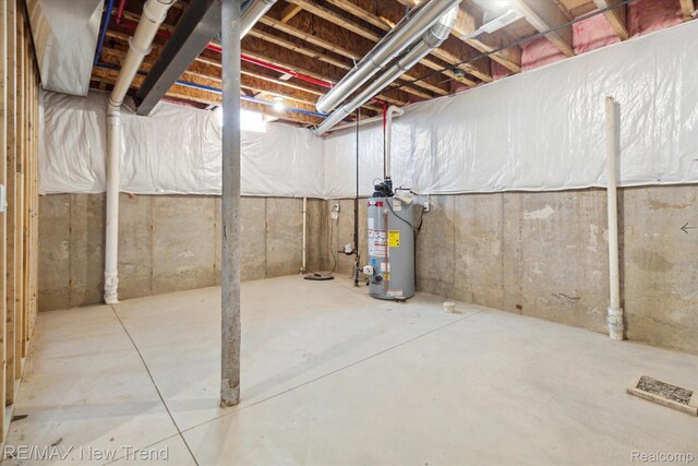 2911 Walsh Dr, Rochester Hills, MI 48309 - unfinished basement featuring gas water heater