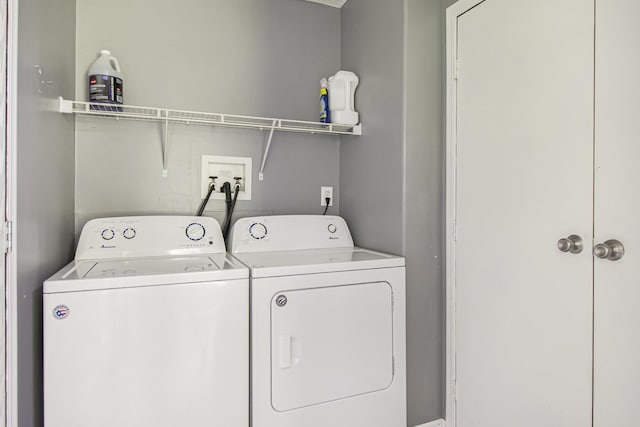 7929 N 48th St, Augusta, MI 49012 - laundry room with washing machine and dryer